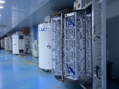 真(zhen)空鍍(du)膜車(che)間