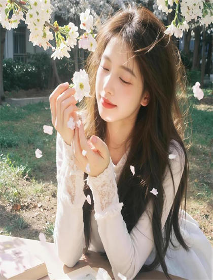 专业战争片评论：《黑暗时代之无证妓女》的技术创新与艺术成就 ——深入探索战争片的艺术世界